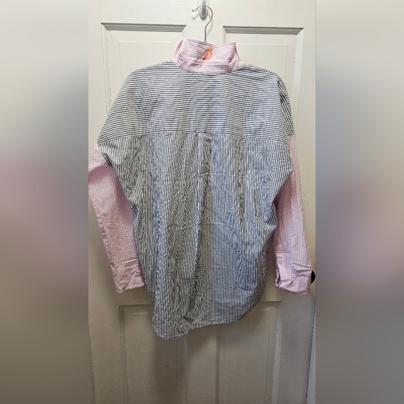 Women's Peleton Multi color Searsucker Button down - Picture 3 of 6